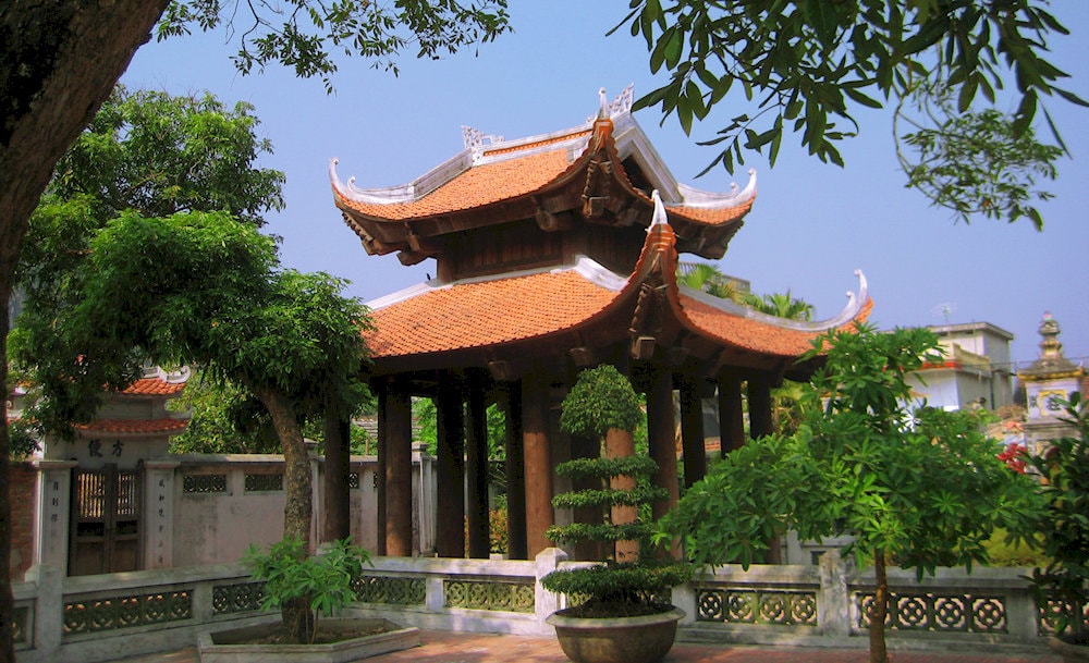 The stone pillar of Nhat Tru Pagoda is a national treasure